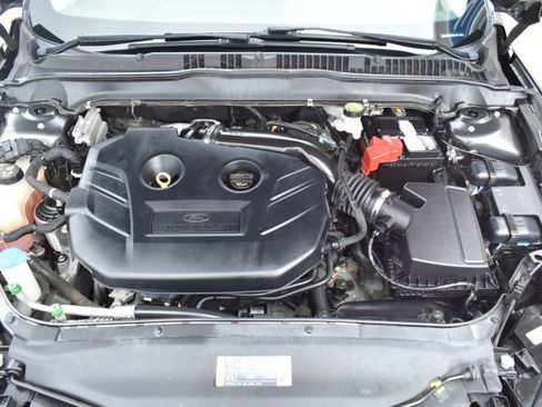 Used 2017 Ford Fusion SE image 45