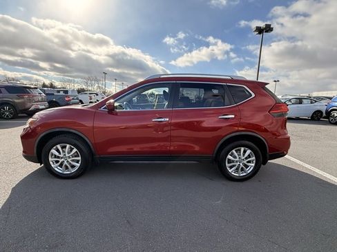 Certified 2017 Nissan Rogue SV image 8