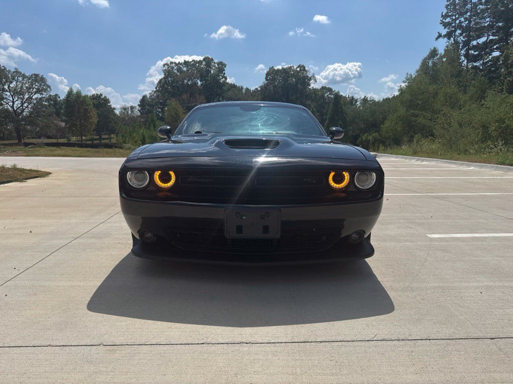 Used 2022 Dodge Challenger R/T RWD image 2