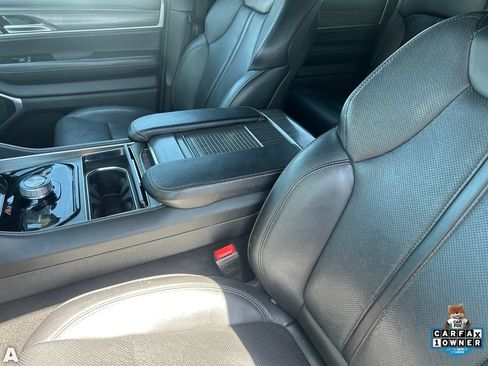 Used 2024 Jeep Wagoneer Series II w/ Flexible Seating Group RWD image 18