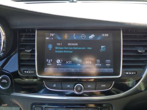 Used 2020 Buick Encore Preferred w/ Safety Package FWD image 29