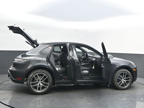 New 2025 Porsche Macan image 44