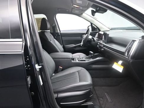 Used 2025 Kia Sorento S FWD image 28