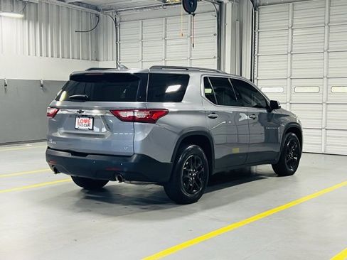 Used 2021 Chevrolet Traverse LT image 19