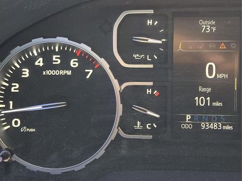 Used 2018 Toyota Tundra SR5 w/ SR5 Upgrade Package image 30