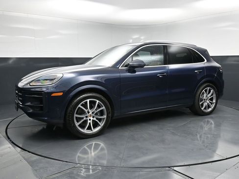 Used 2025 Porsche Cayenne AWD/4WD image 1