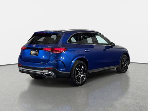 Used 2025 Mercedes-Benz GLC 300 4MATIC w/ AMG Line image 3