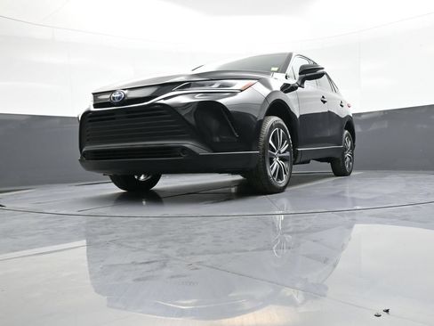 Used 2024 Toyota Venza LE AWD/4WD image 25