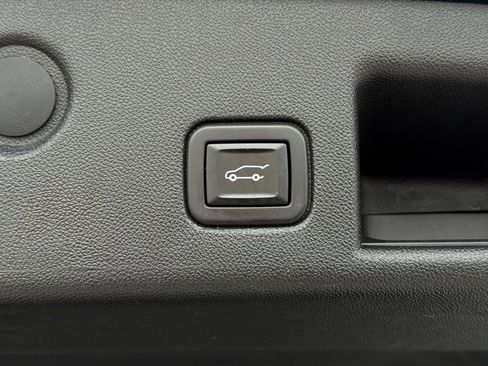 Used 2020 Chevrolet Equinox LT image 14