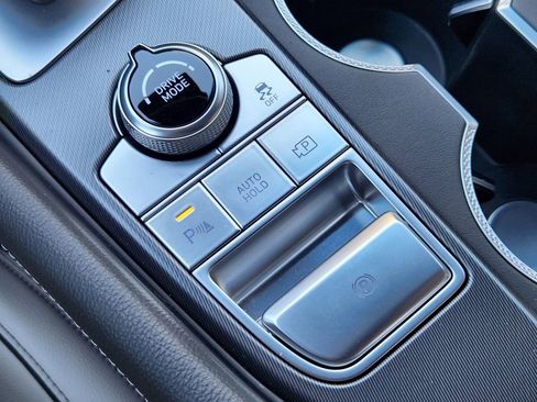 Used 2024 Genesis G70 3.3T Advanced image 18