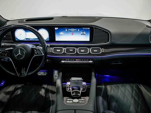 Used 2025 Mercedes-Benz Maybach GLS 600 Maybach GLS 600 image 12