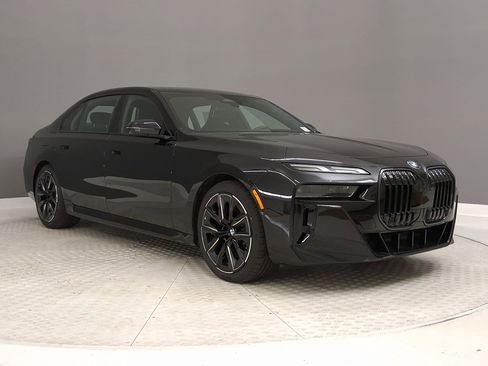 New 2026 BMW 740i w/ Premium Package image 5