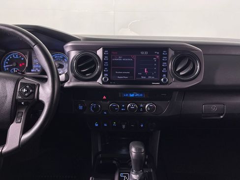 Certified 2021 Toyota Tacoma TRD Off-Road w/ Technology Package AWD/4WD image 15