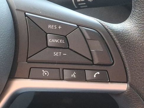 Used 2025 Nissan Altima 2.5 SV FWD image 22