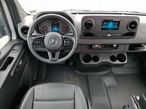 Used 2023 Mercedes-Benz Sprinter 2500 image 13