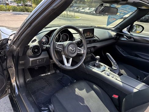Used 2017 MAZDA MX-5 Miata RF Club image 19