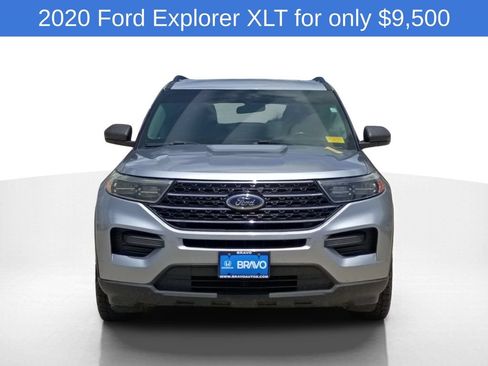 Used 2020 Ford Explorer XLT RWD image 2