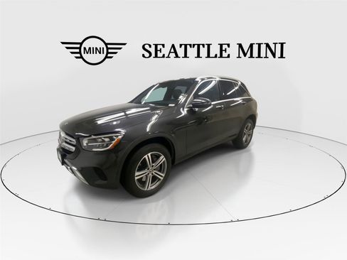 Used 2020 Mercedes-Benz GLC 300 4MATIC w/ Premium Package image 5