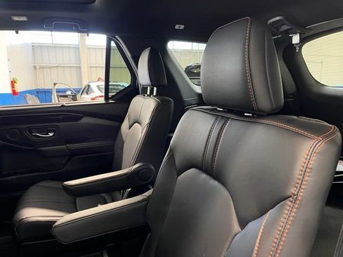 Used 2023 Honda Pilot TrailSport image 18