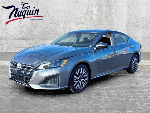 Certified 2024 Nissan Altima 2.5 SV image 1