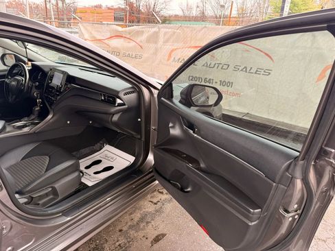 Used 2022 Toyota Camry SE FWD image 69