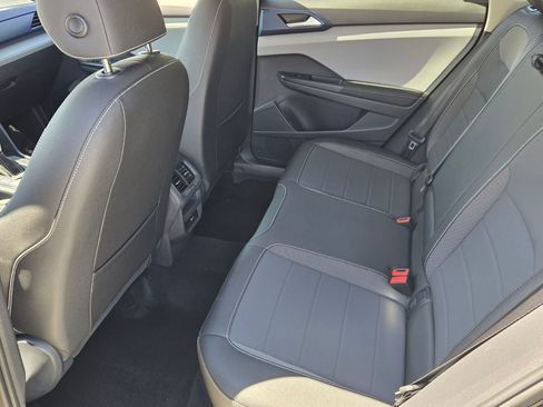 Certified 2024 Volkswagen Taos SE FWD image 12