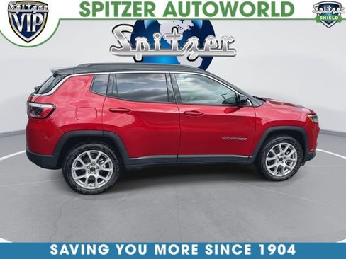 Used 2025 Jeep Compass Limited AWD/4WD image 10