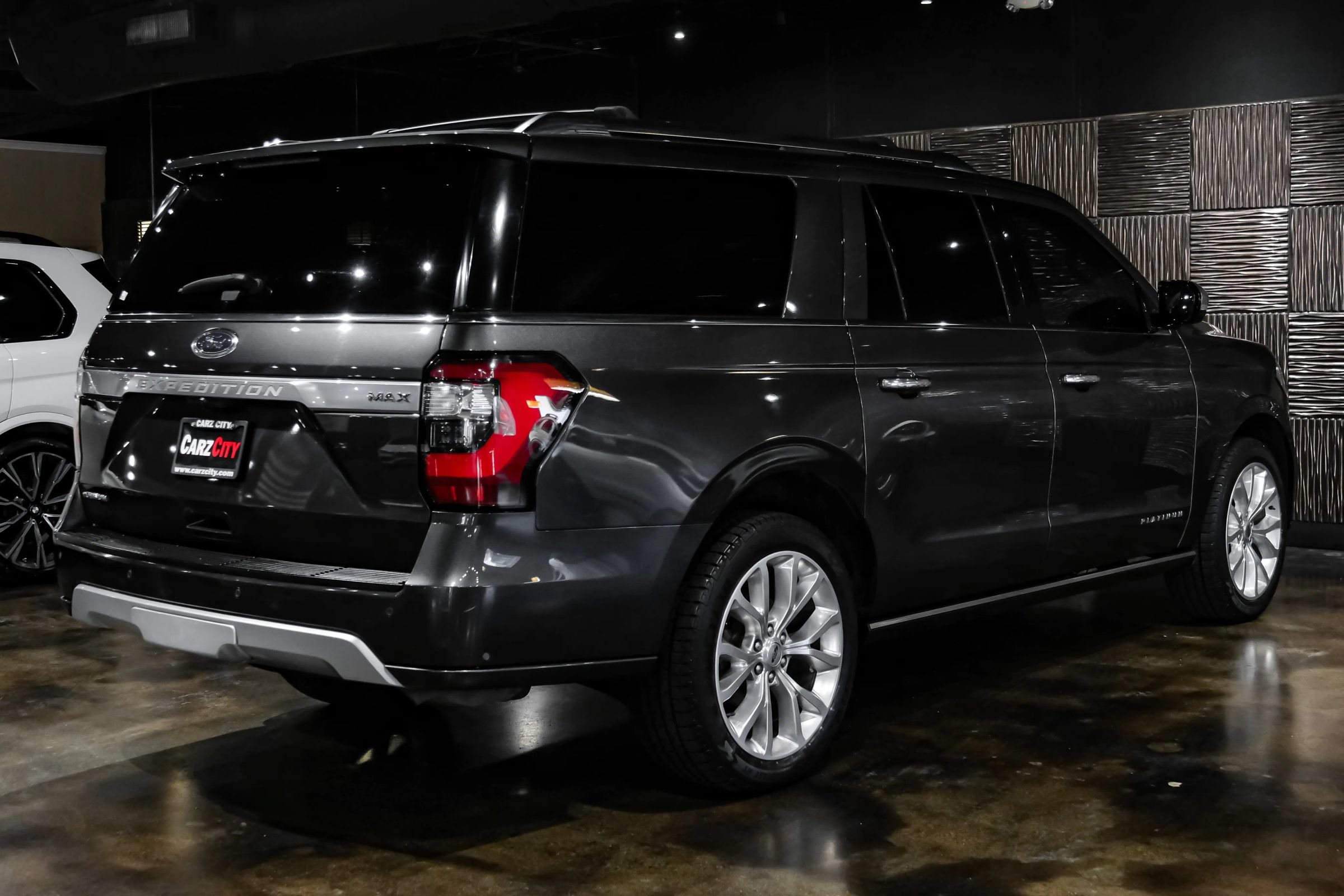 Used 2019 Ford Expedition Max Platinum AWD/4WD image 8