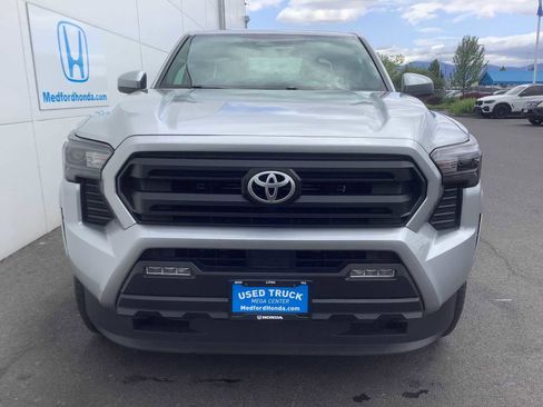 Used 2024 Toyota Tacoma SR5 AWD/4WD image 9