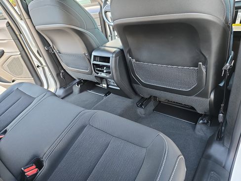 New 2025 Jeep Grand Cherokee Laredo image 12