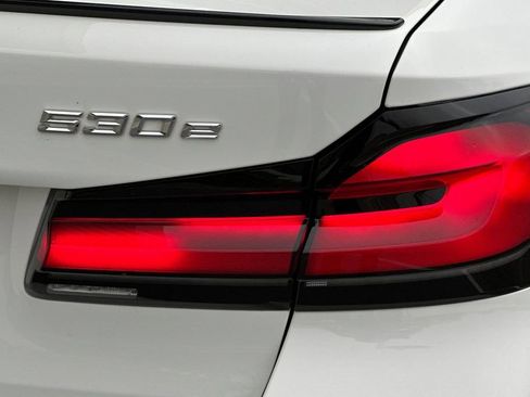 Used 2023 BMW 530e xDrive w/ Executive Package image 33