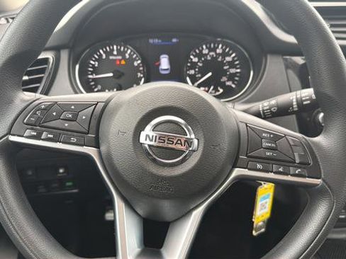 Used 2020 Nissan Rogue S image 9