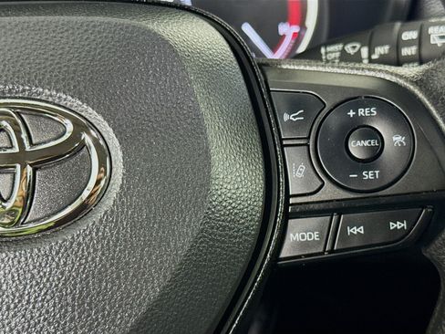 Used 2025 Toyota RAV4 XLE FWD image 13