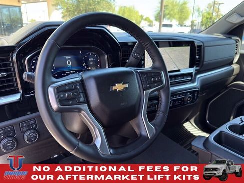 Used 2025 Chevrolet Silverado 3500 LTZ AWD/4WD image 17