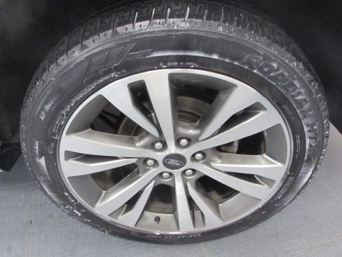 Certified 2020 Ford Expedition Max Platinum image 12