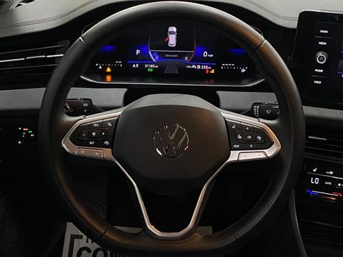 Used 2025 Volkswagen Jetta SE FWD image 14