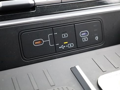 Certified 2025 Hyundai Santa Fe SEL image 20