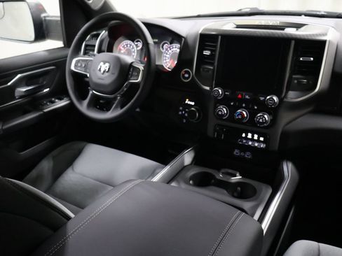 New 2026 RAM 1500 4x4 Crew Cab image 17