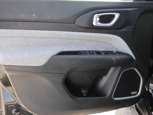 Used 2024 Jeep Compass Latitude w/ Convenience Group image 12