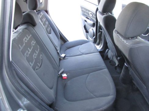 Used 2013 Kia Soul + w/ Audio Pkg FWD image 11