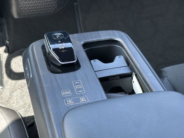 Used 2024 Nissan Ariya AWD image 21
