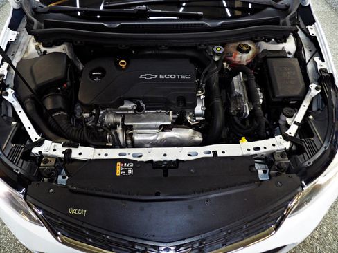 Used 2017 Chevrolet Cruze LT w/ Convenience Package image 22