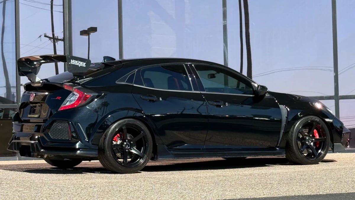 Used 2017 Honda Civic Type R image 16