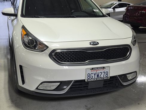 Used 2018 Kia Niro LX image 9