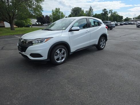 Certified 2022 Honda HR-V LX image 3