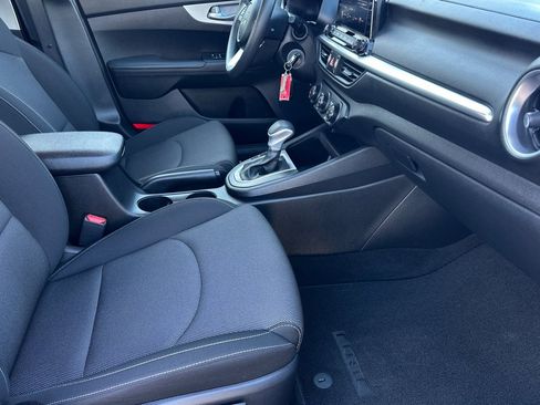 Used 2023 Kia Forte LX image 15