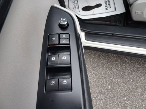 Used 2015 Toyota Highlander XLE image 13