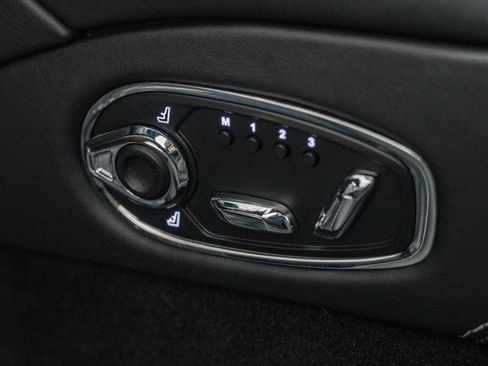 Used 2019 Aston Martin DBS Superleggera RWD image 25