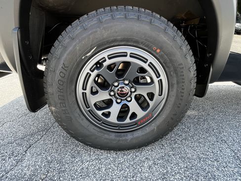 New 2026 Nissan Frontier PRO-4X w/ Tow Package AWD/4WD image 10