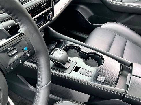 Certified 2023 Nissan Rogue SL w/ SL Premium Package FWD image 15